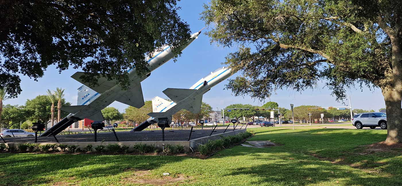exterior-rockets